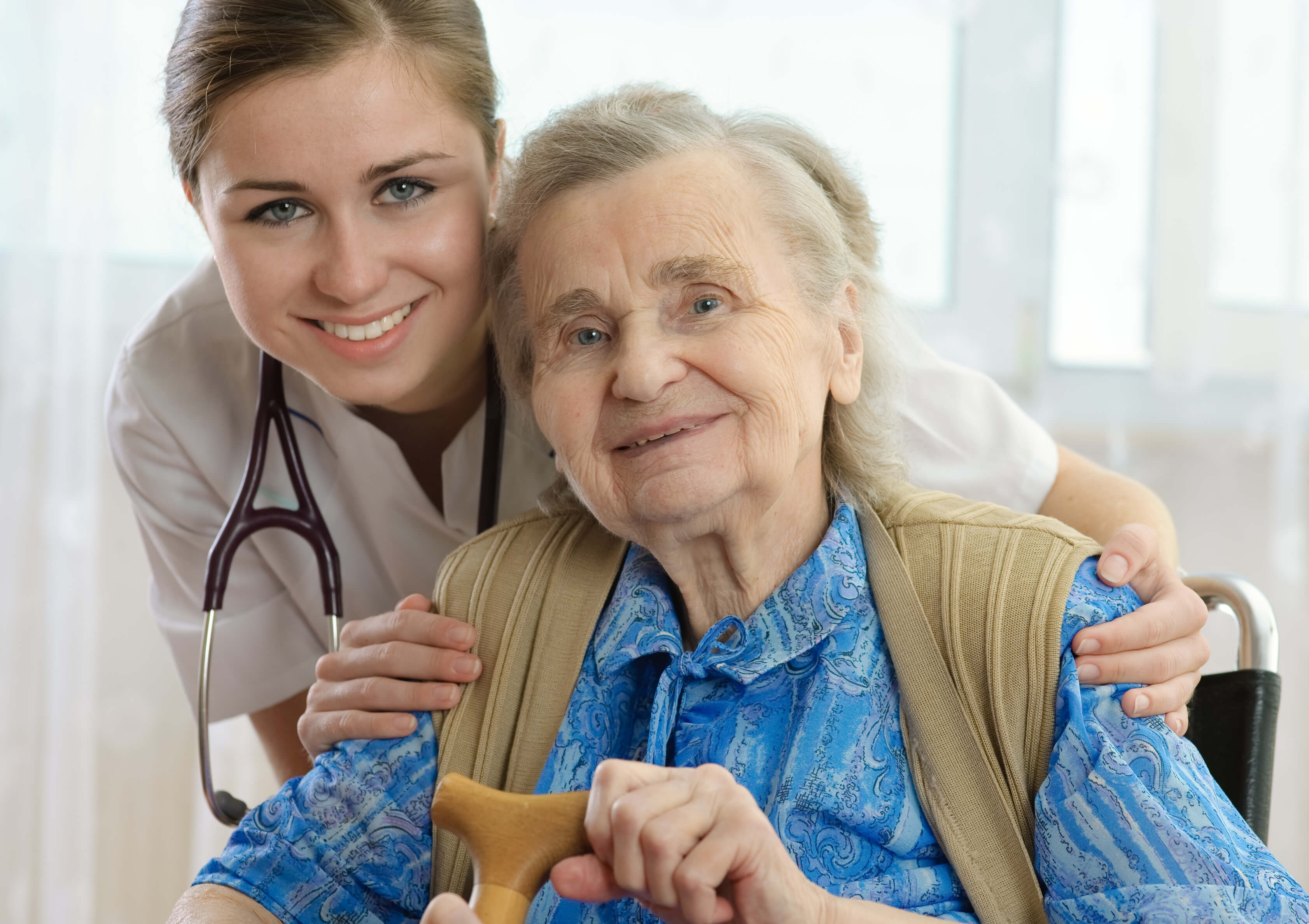 Trabalho e ETEC inscrevem para curso gratuito de cuidador de idosos
